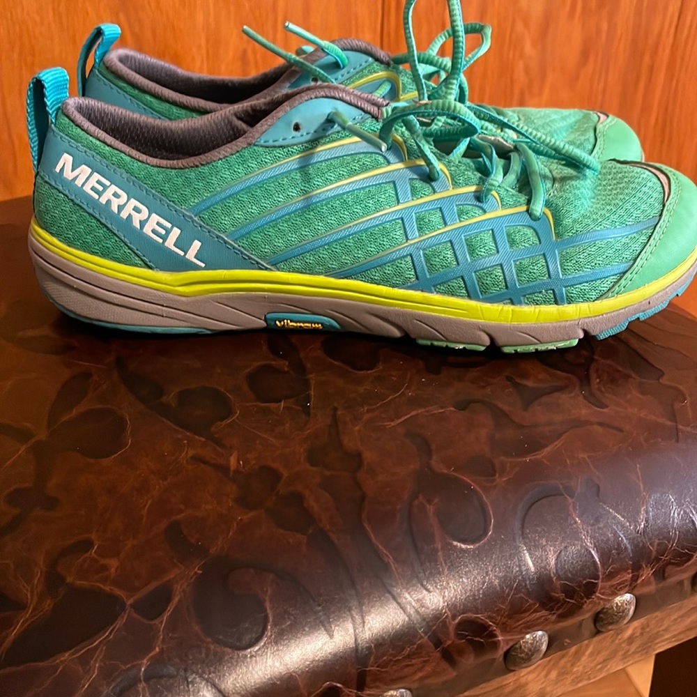 Kelly green Merrell tennis shoes